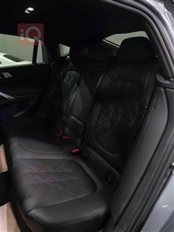 بی ئێم دەبڵیو X6